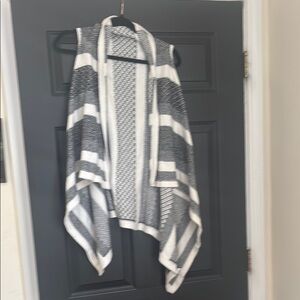 a.n.a. Black and White Women's Sweater